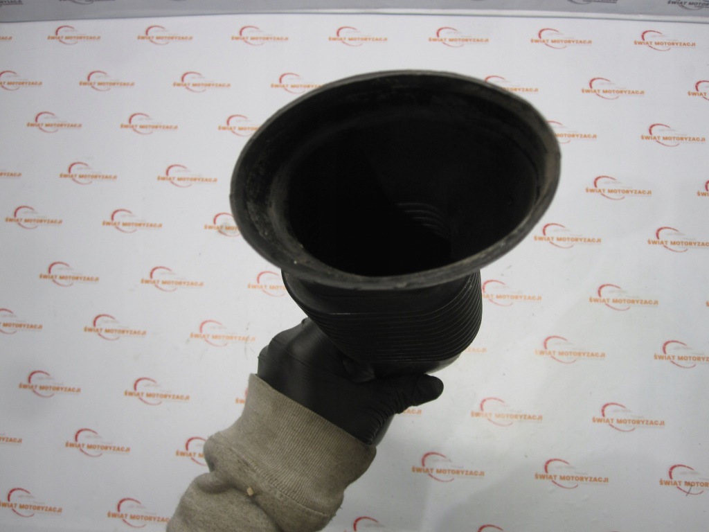 Opel corsa e 17r труба воздухозаборник воздуха 13427552 в Украине