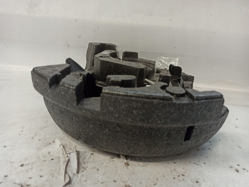 фото №9, Volvo v40 ii пінополістирол вкладиш багажника домкрат 31381882