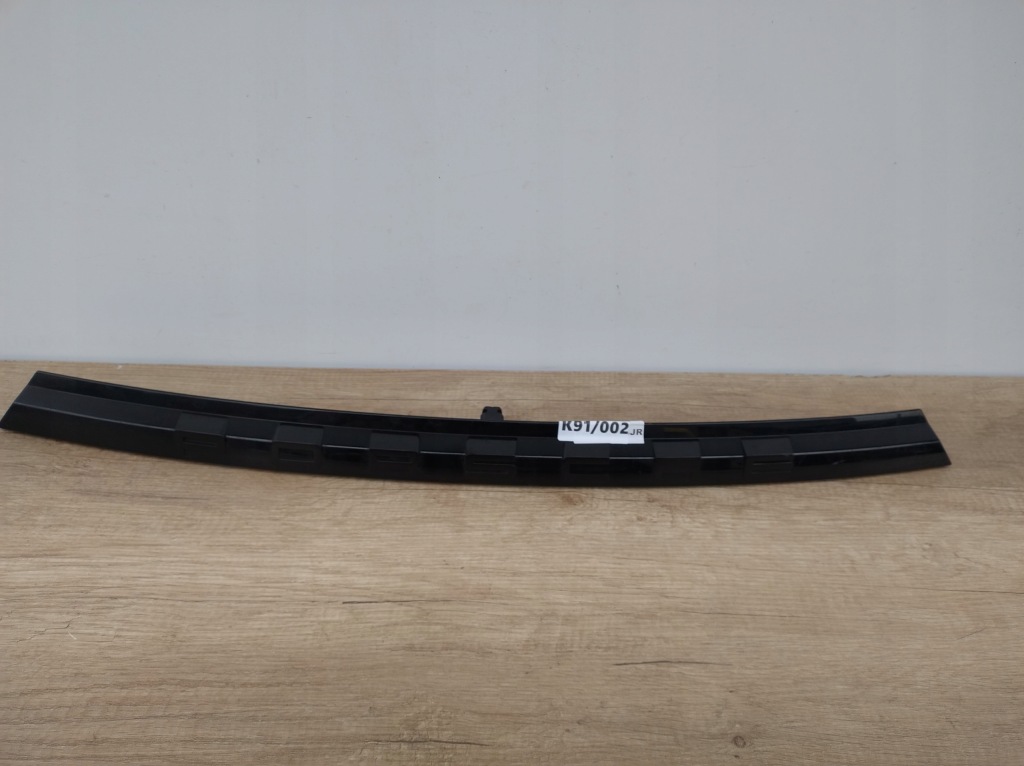 фото №1, Porsche panamera 971 накладка крышки задняя накладка