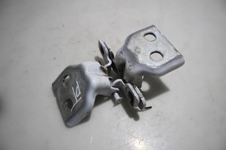 фото №3, Петли дверь правый задняя dacia logan iii