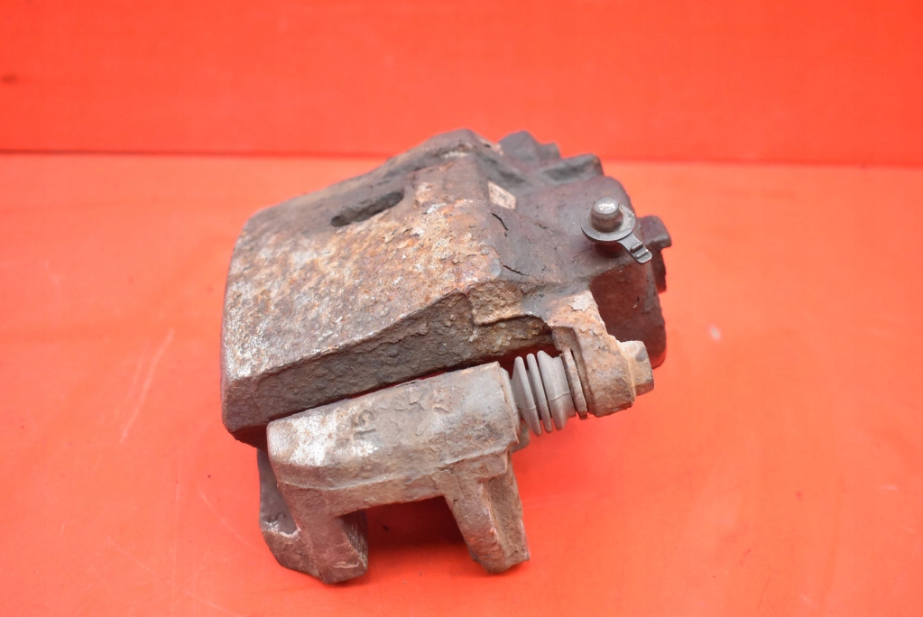 фото №5, Суппорт тормозной левый перед chevrolet hhr 1 i 2.4 b 172 km 05-11