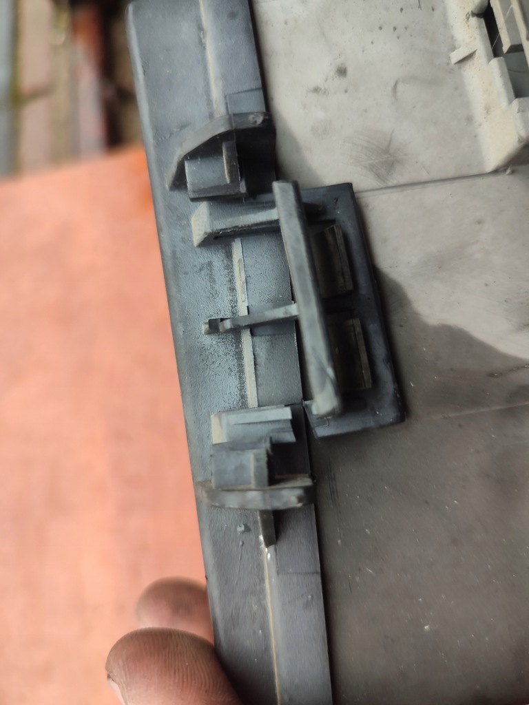 фото №5, Коробка запобіжників ford focus mk1 98ag14a142ac