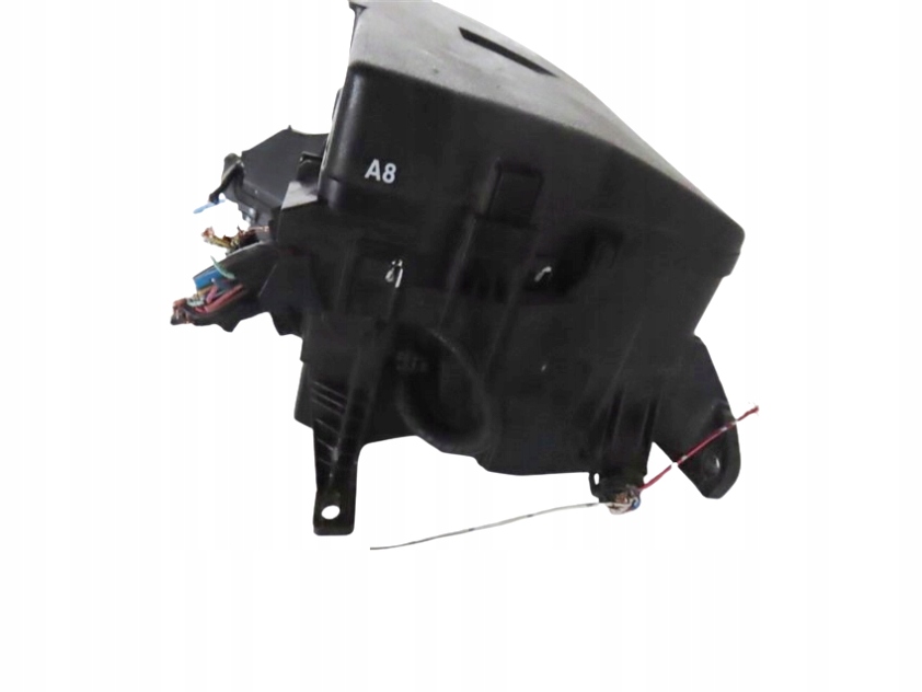 Корпус запобіжників toyota verso 2.0 d4d 2009-2018 рік 82111-0fd11 Доставка