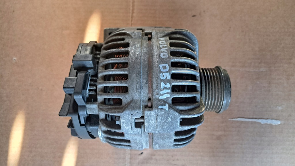 Купити Генератор volvo xc90 2,4 d5 30667894