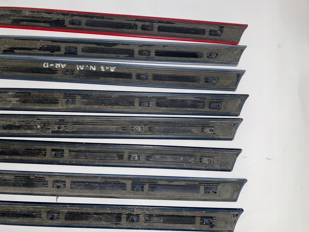 фото №9, Молдинг задняя правая 8p3853700b audi a3 8p