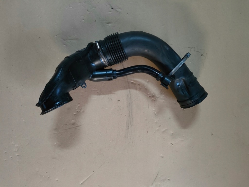 Купити Bmw x5 f15 3.0d шланг труба повітря 8512381