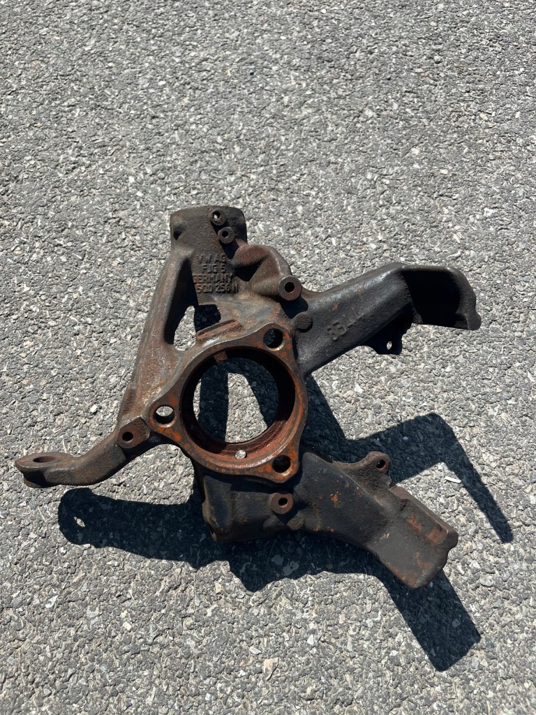 фото №1, Поворотний кулак права перед skoda octavia iii оригінальний номер