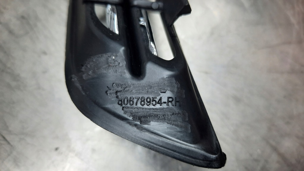 Решётка бампера правая 30678954 volvo xc90 lift 07-14r с Разборки