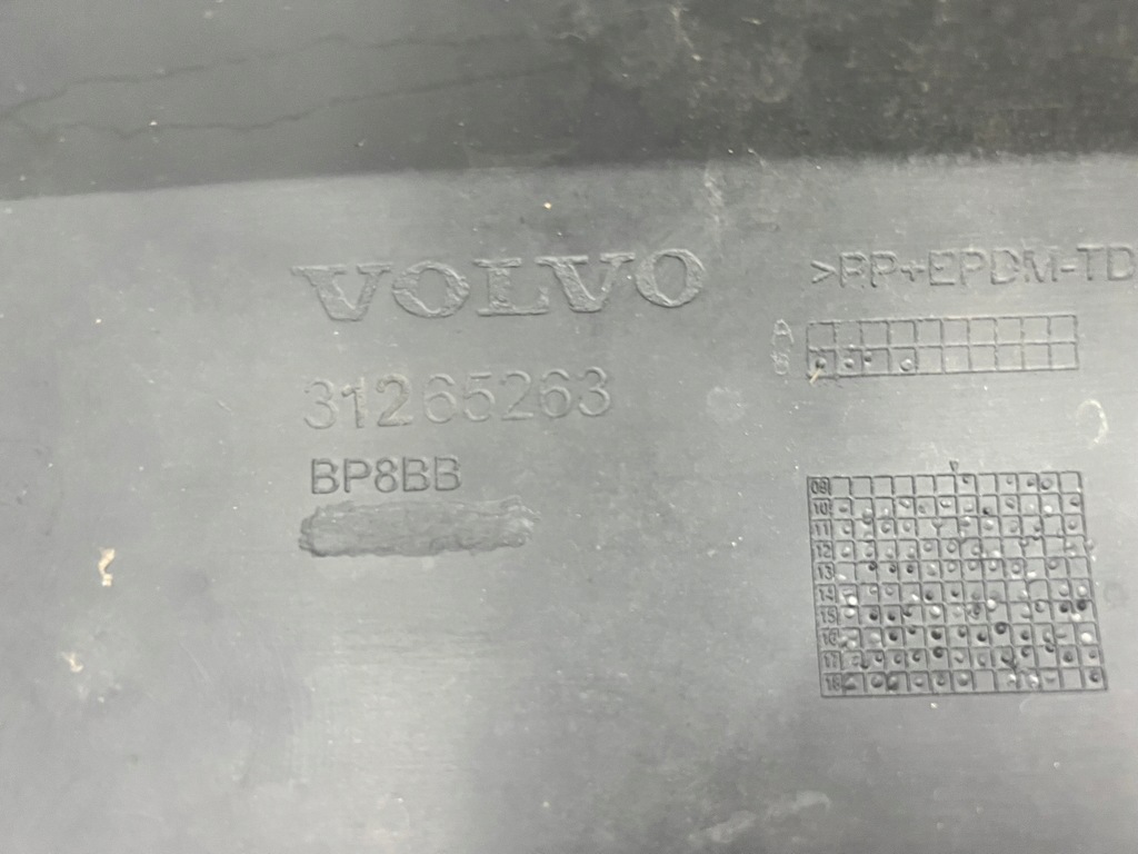 фото №15, Volvo v60 i cross country 2014 - бампер задня 64 x pdc 31265263