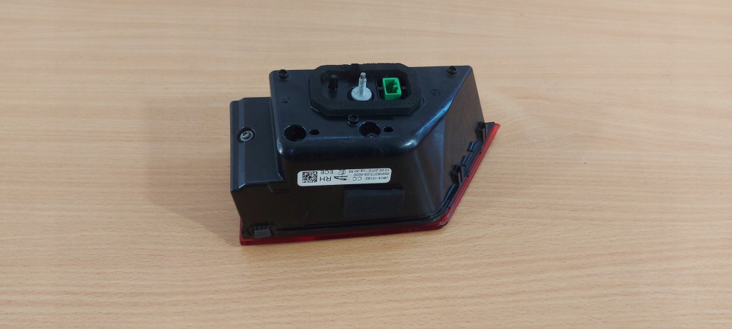 Jaguar e-pace правый  фара w крышке  задний  led светодиодная Цена