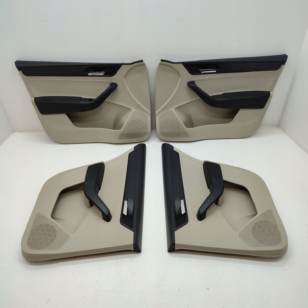 фото №1, Skoda karoq обивка обшивки дверь kpl