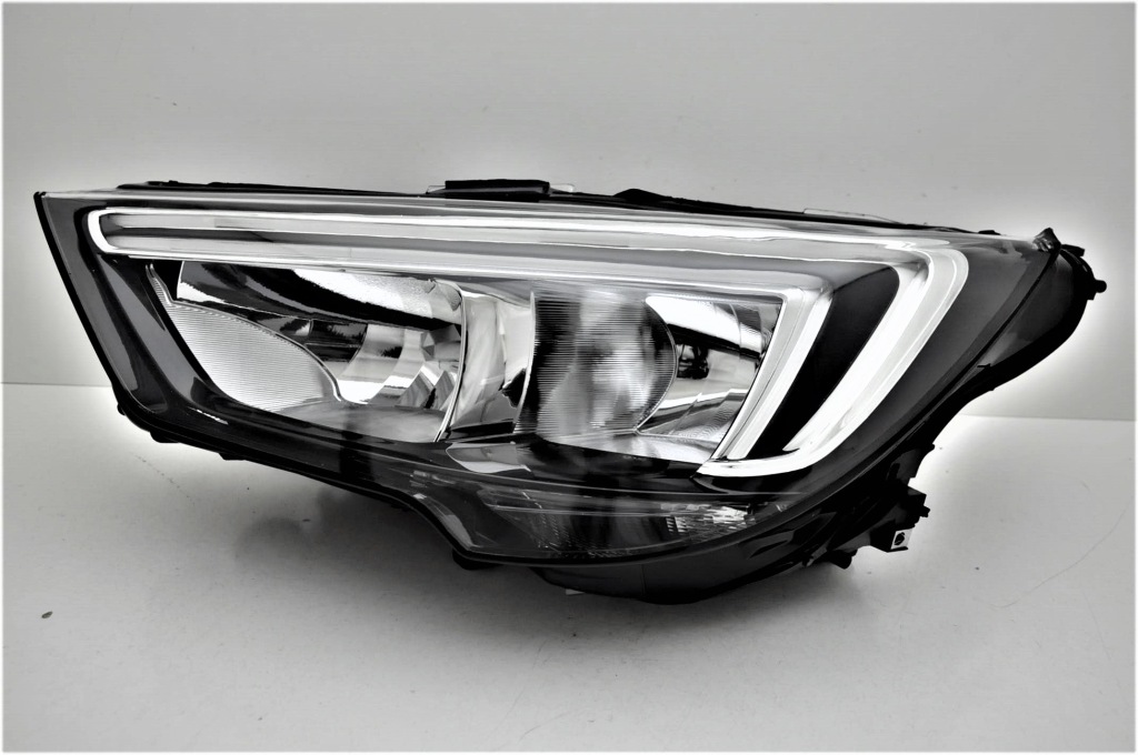 Opel crossland x 2017- фары комплект  новая с Разборки