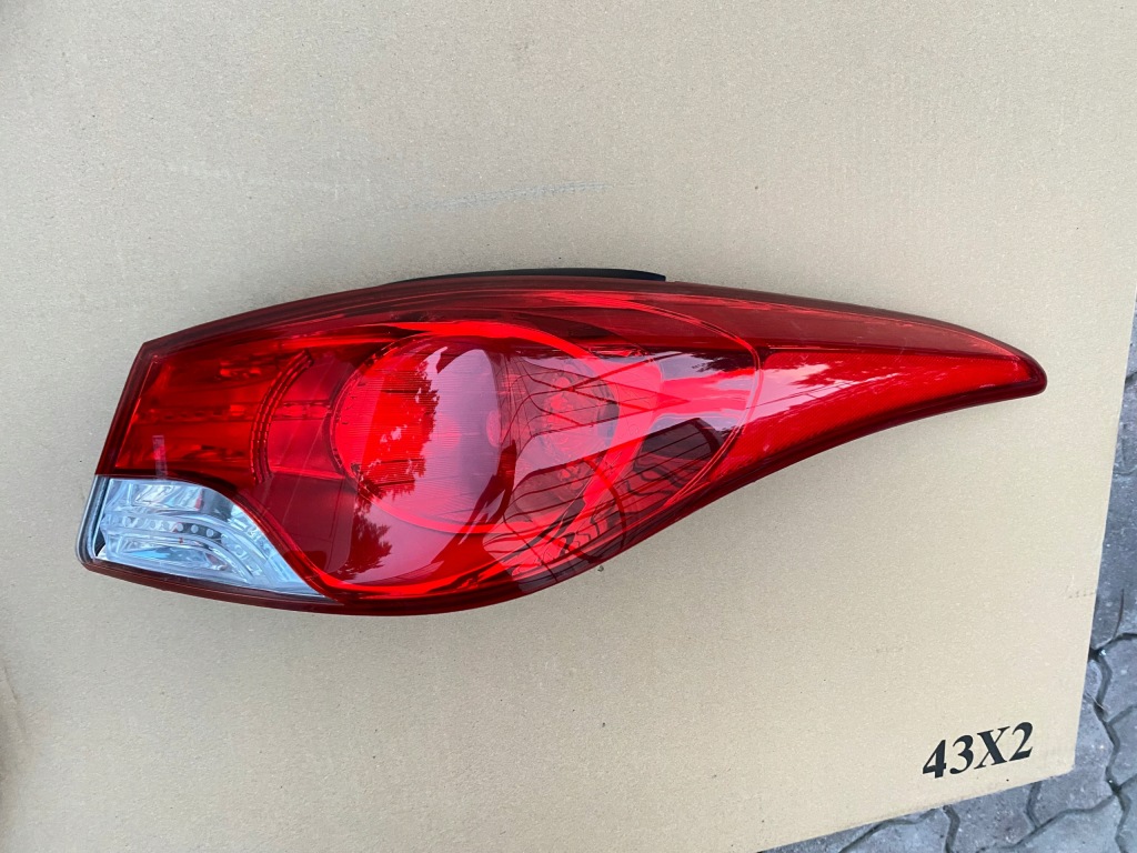 фото №1, Hyundai elantra 10-13 лампа задня права