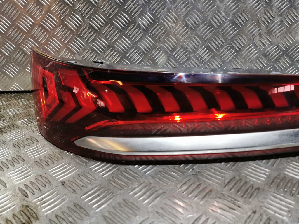 Audi q7 4m фара задний  левая led 4m0945075 рестайлинг  fl Киев