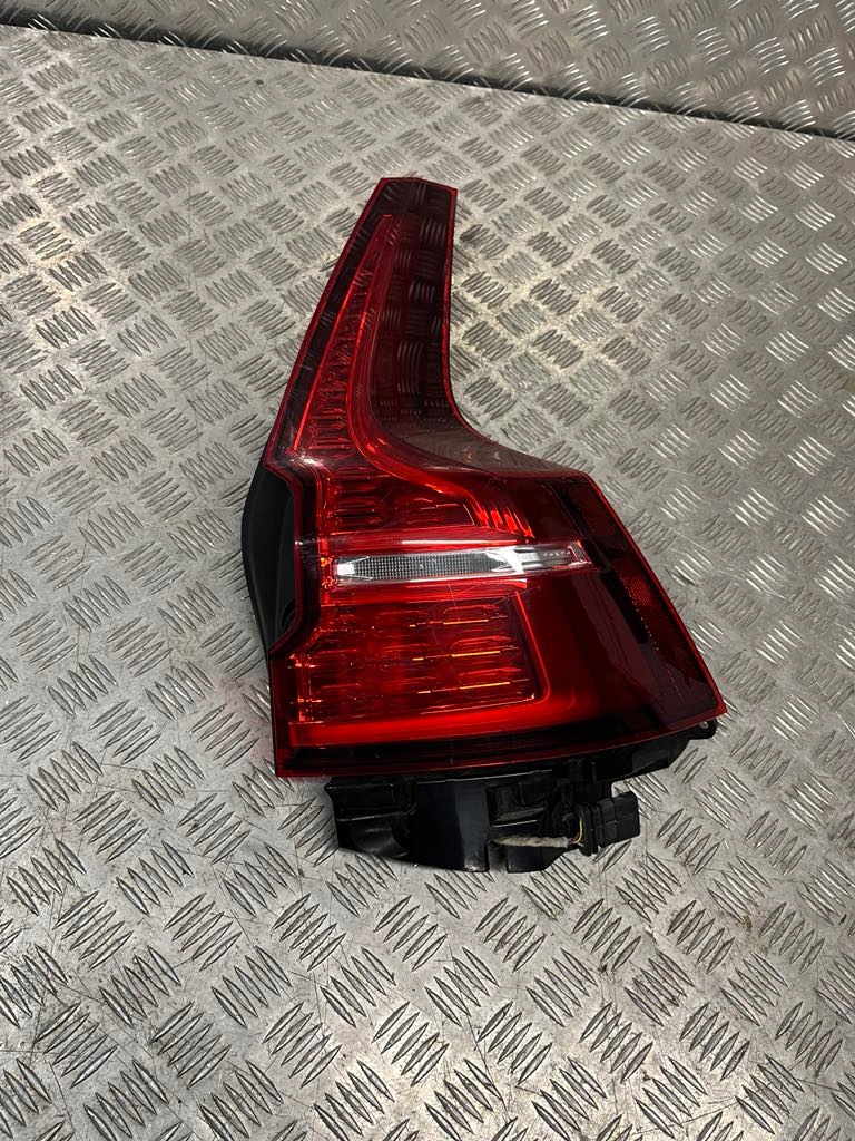 фото №1, Лампа задняя задняя правая volvo v60 ii 32291359