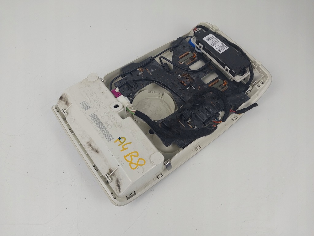 фото №5, Лампа освітлення кабіни бардачок 8t0947135b 8k0951177 audi a4 b8