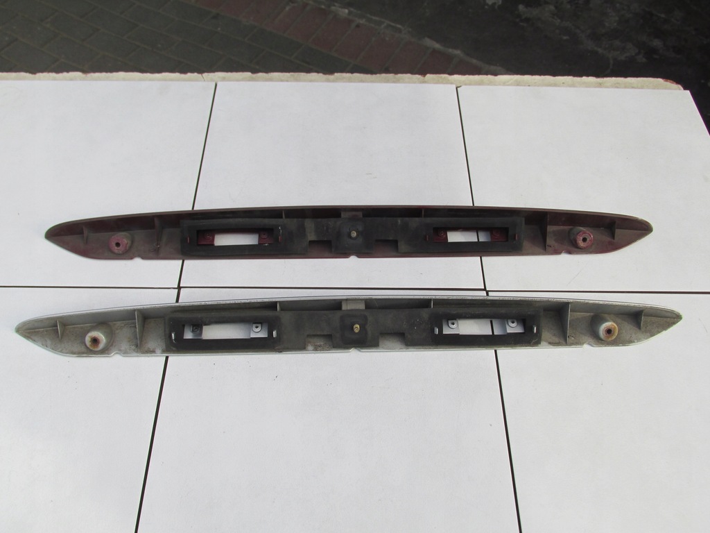 фото №2, Молдинг накладка крышки задняя galaxy mk1 2002 r