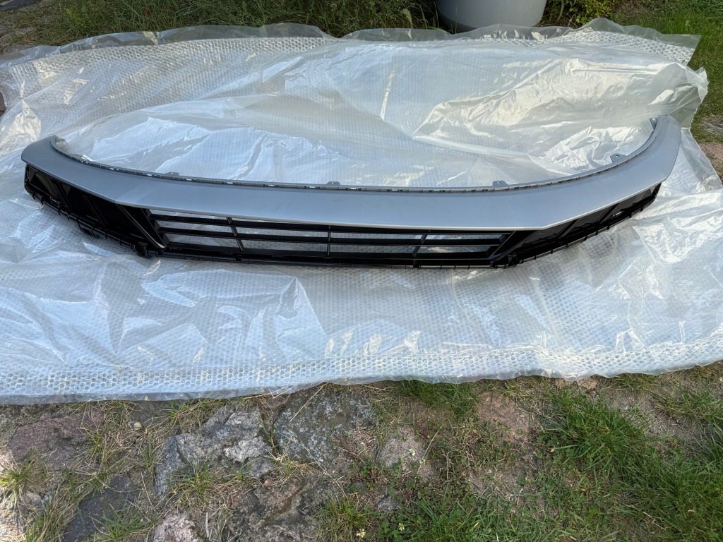 Hyundai 1 20 lll рестайлинг  решётка спойлер нижний запчасти бампера перед новый в Украине