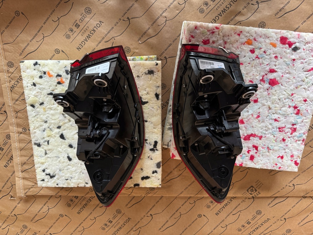 фото №12, Audi a8 d5 4n кришка багажника бампер лампа лампи накладка задня комплект 4n0807511a 2020r