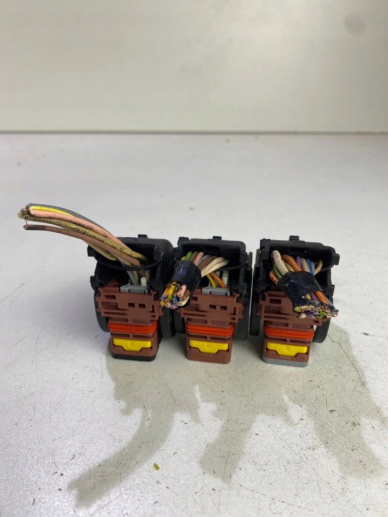 фото №5, Роз'єми штекер колодка коробка запобіжників bsm l03 citroen c2 c3