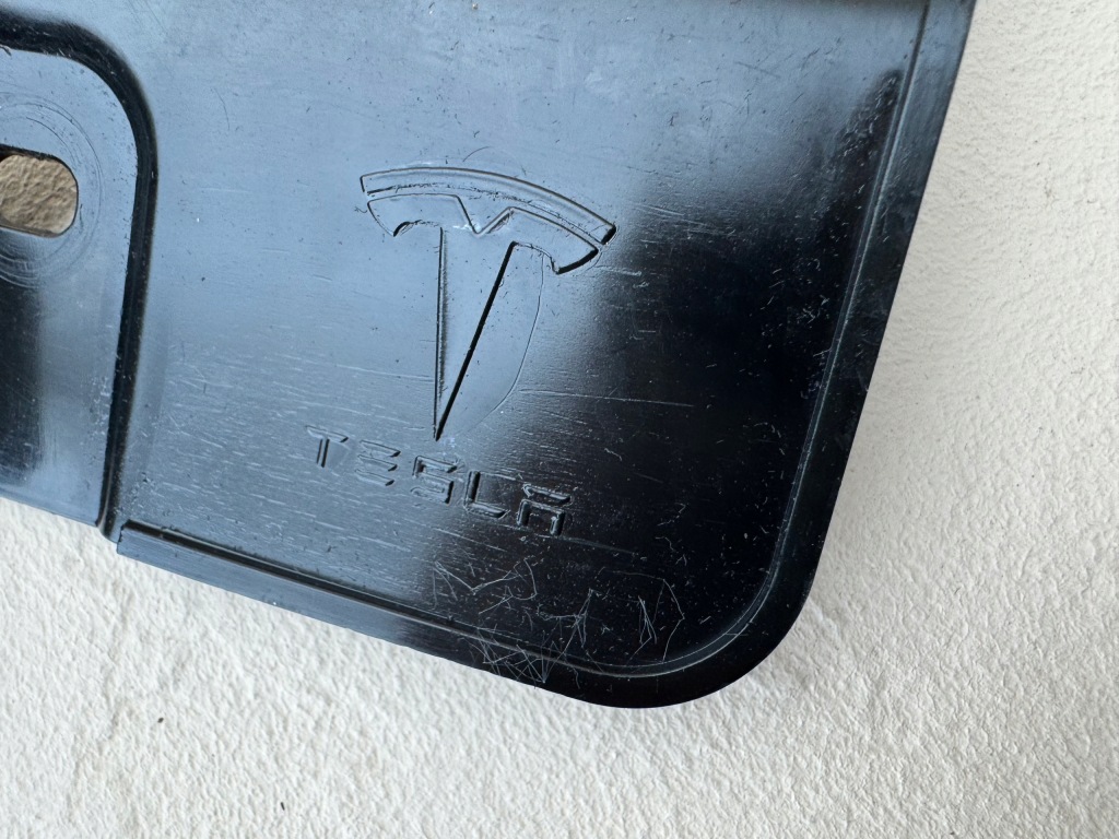 Купити Tesla model iii 3 17r- напрямна кронштейн кронштейн бампера задня 1083994-00