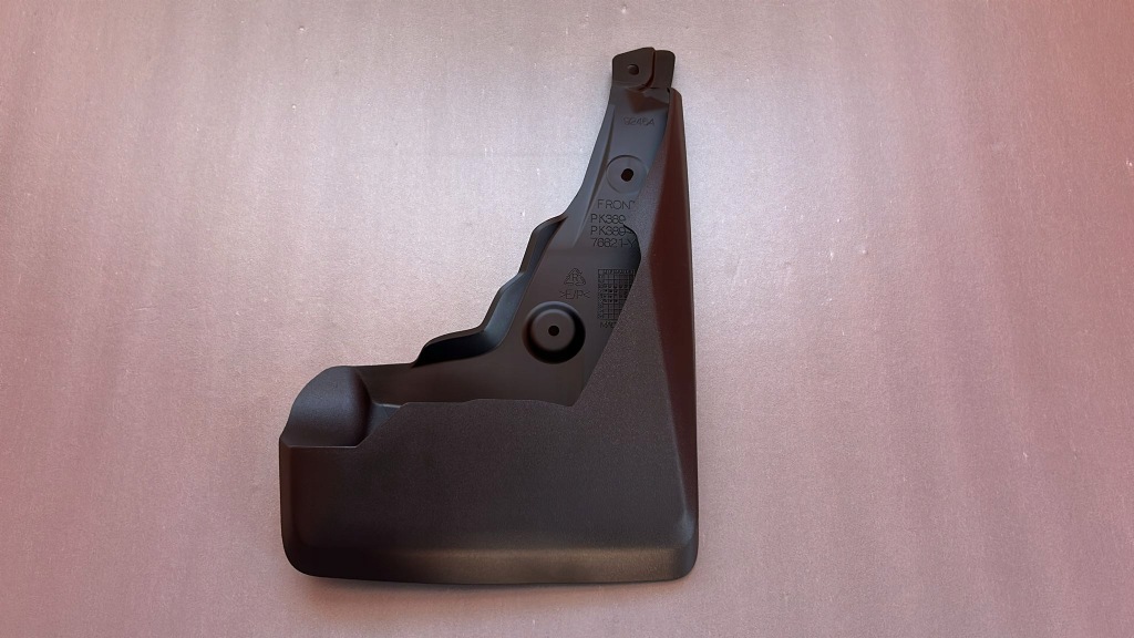 Купить Подкрылок брызговик правый  перед toyota rav4 v 18-