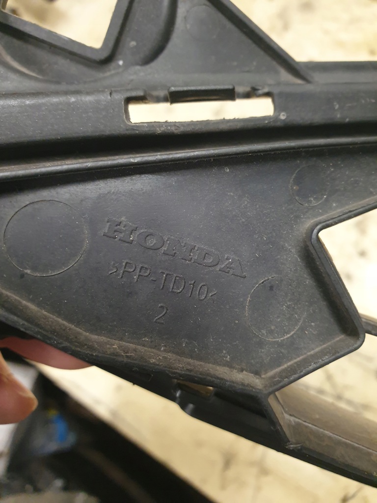 фото №12, Решітка бампера перед 71103t7jh000 honda hrv hr-v 15-