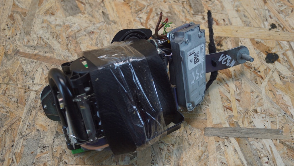 фото №5, Mercedes w204 pas безпеки правий перед a2048602686