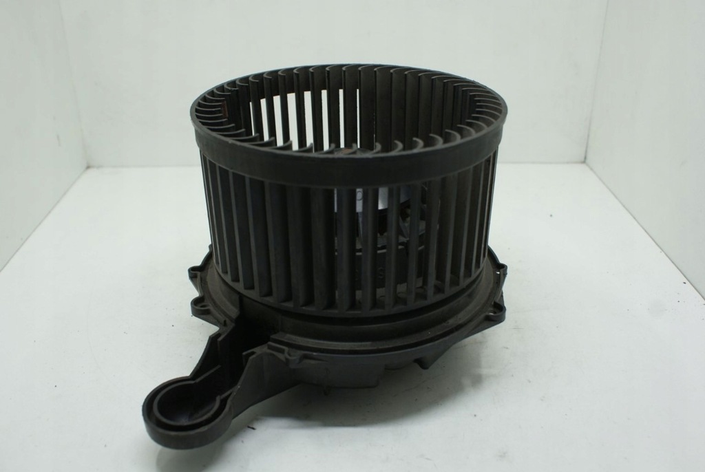 фото №1, Jaguar s-type 2r8h19846bd повітродувка вентилятора