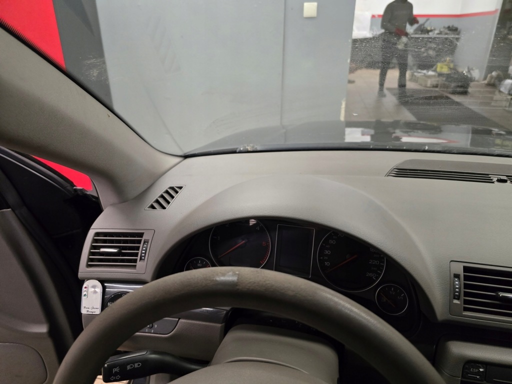 фото №1, Консоль приборная панель приборная audi a4 b6 2000-2005 swing серая rarytas