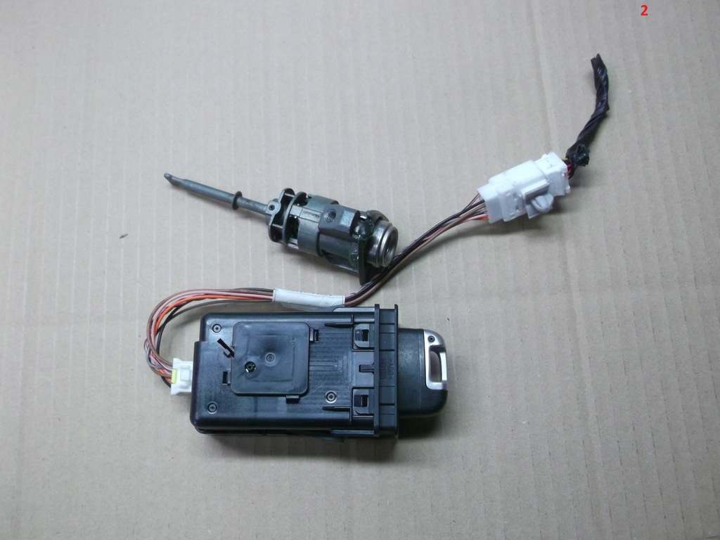 фото №7, Hyundai ix35 замок зажигания ключ вкладка