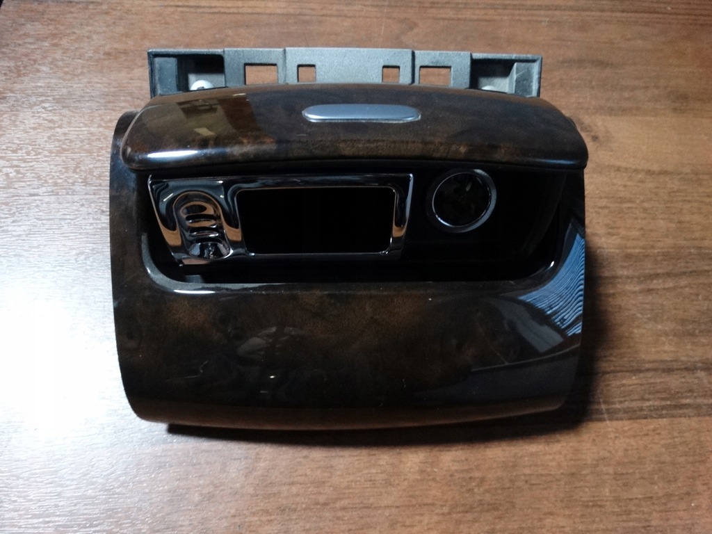 фото №1, Idealna kpl. попільничка bentley 1