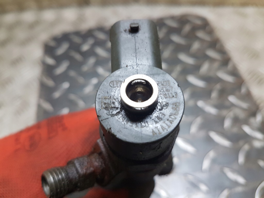 Інжектор форсунка opel corsa d 1.3cdti 0445110183 Зі Шроту