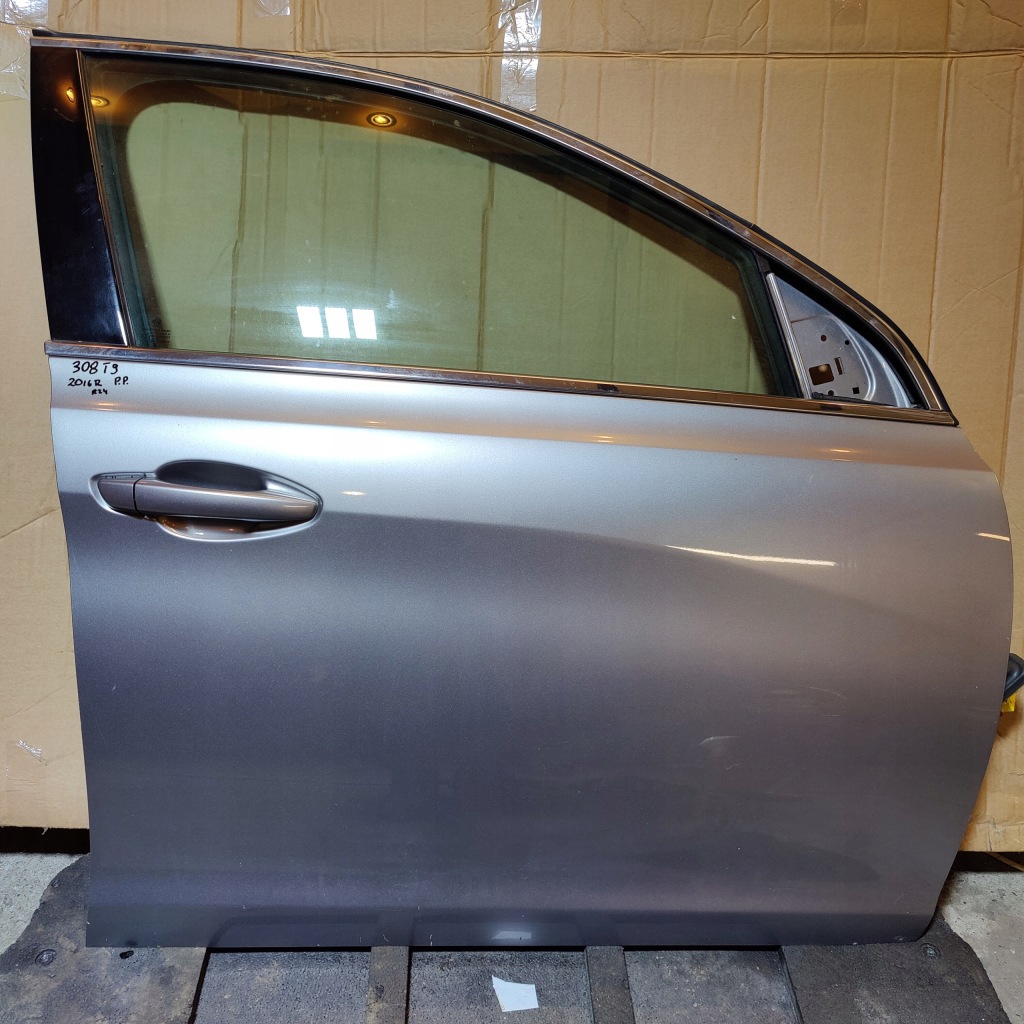 фото №1, Peugeot 308 t9 дверь правый перед 2016r