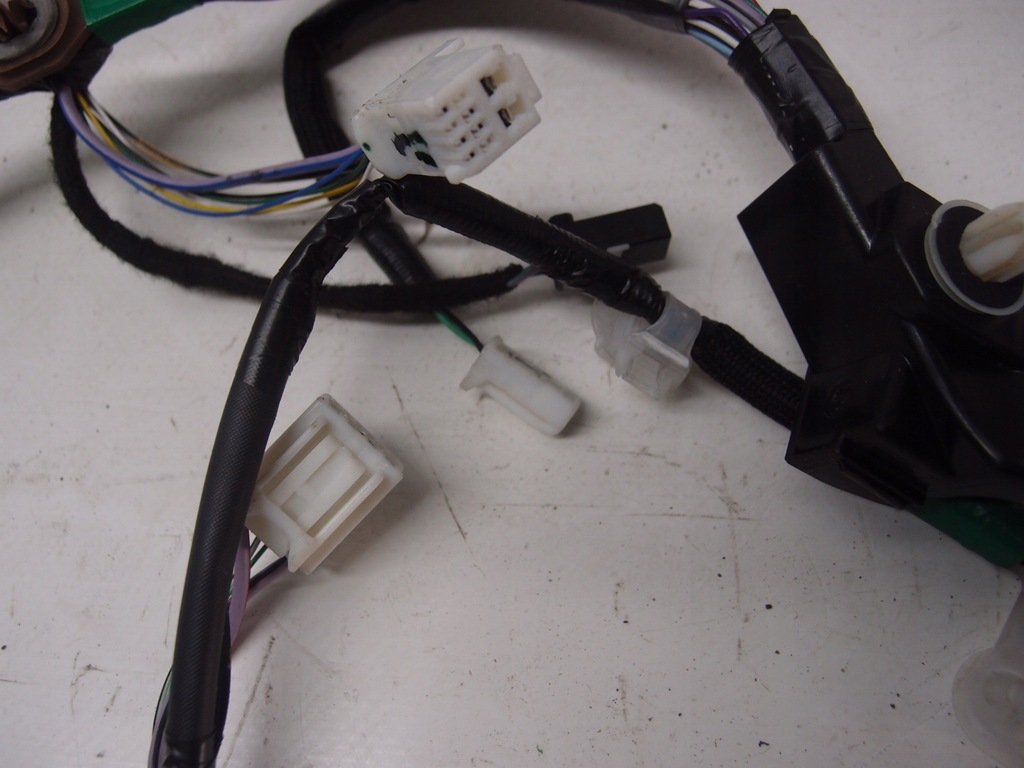 фото №7, Електропроводка двері правий перед датчик удару 8983a-02020 corolla e21