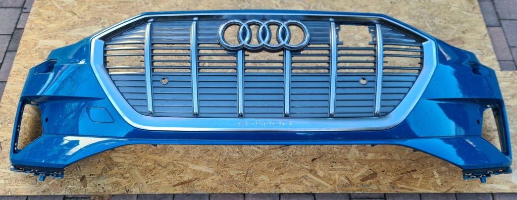Купити Audi e tron бампер передній перед 4ke