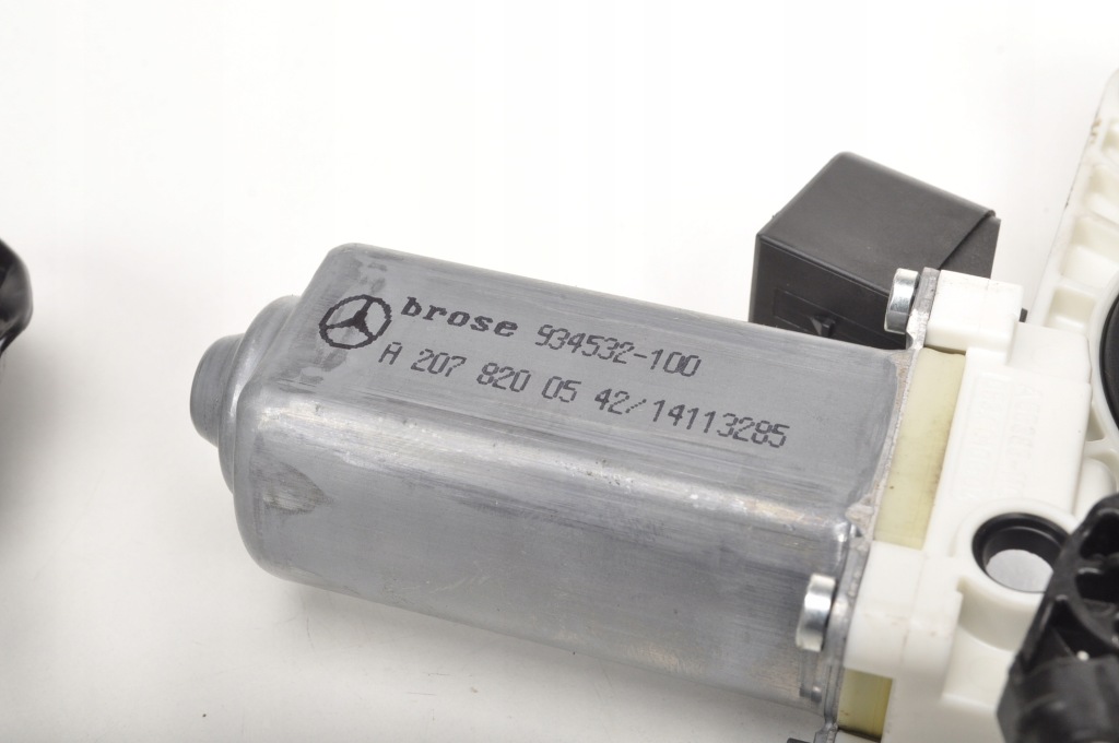 фото №3, Mercedes w172 r172 подъемник стекло левый перед 3d