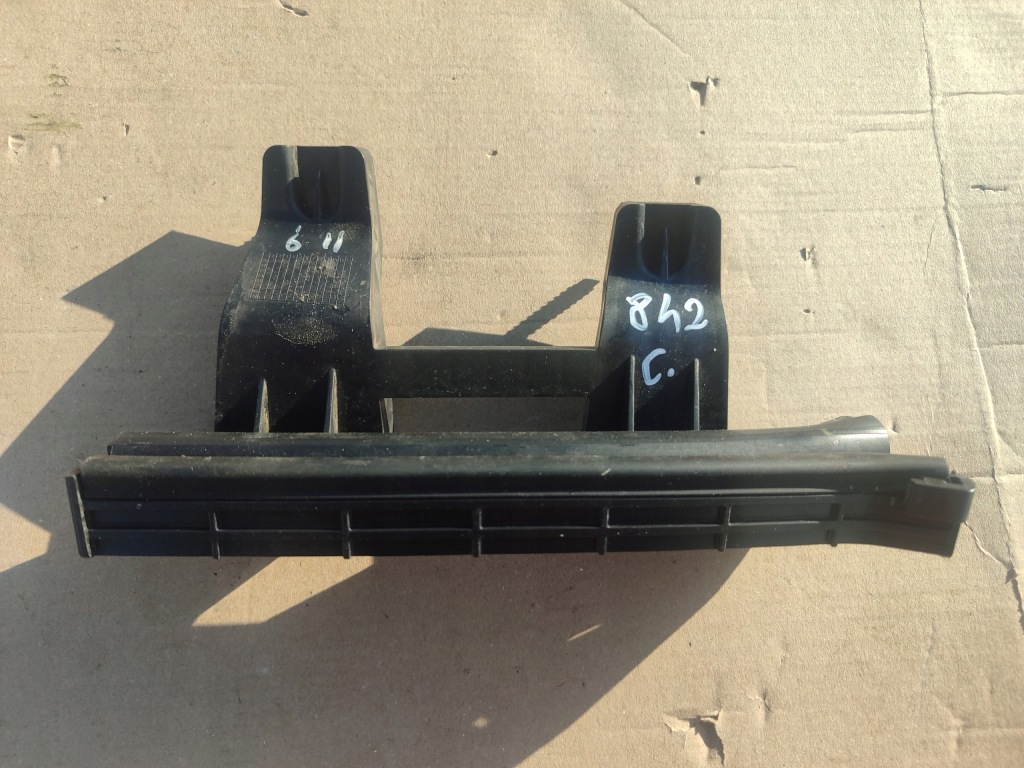 Купить Arkana направляющая стекло правый задняя 822186014r