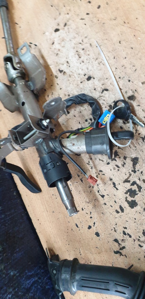 фото №1, Peugeot 206+ plus замок зажигания с ключ