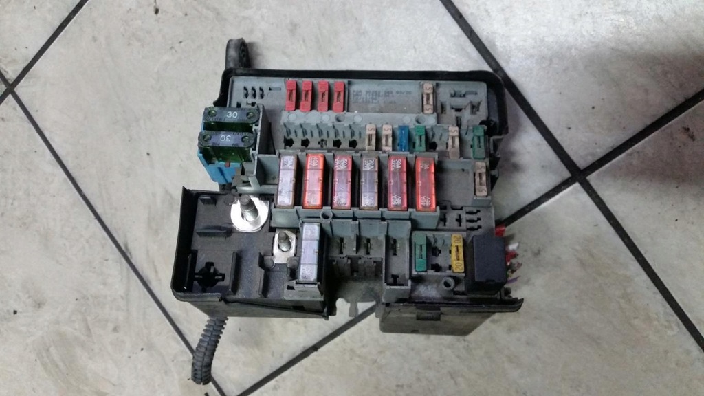 фото №1, Коробка предохранителей peugeot 206