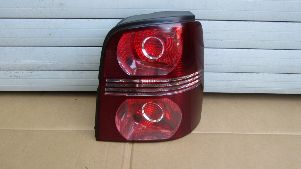 фото №1, Vw touran lift лампа права задня polecam