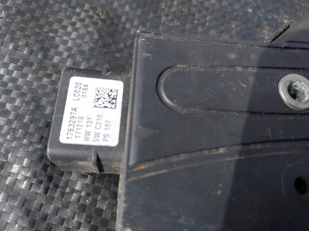 фото №4, Land rover discovery 17-22 двигатель люк wr17005aa3