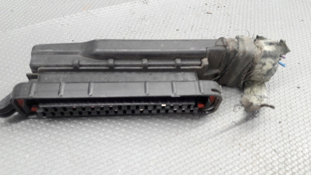 фото №1, 46480662 штекер компьютер fiat punto i 1.1