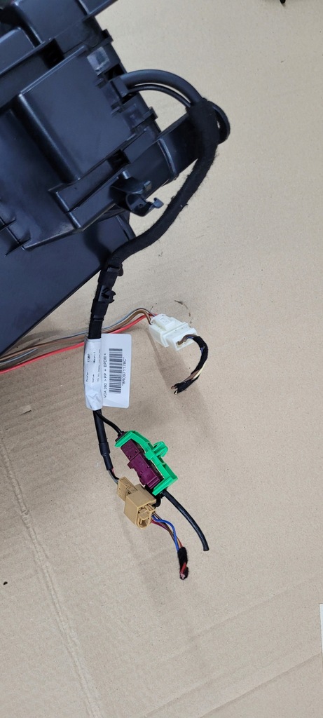 фото №6, Q5 8r sq5 роз'єм na телефон бардачок підлокітник 8r0864981f