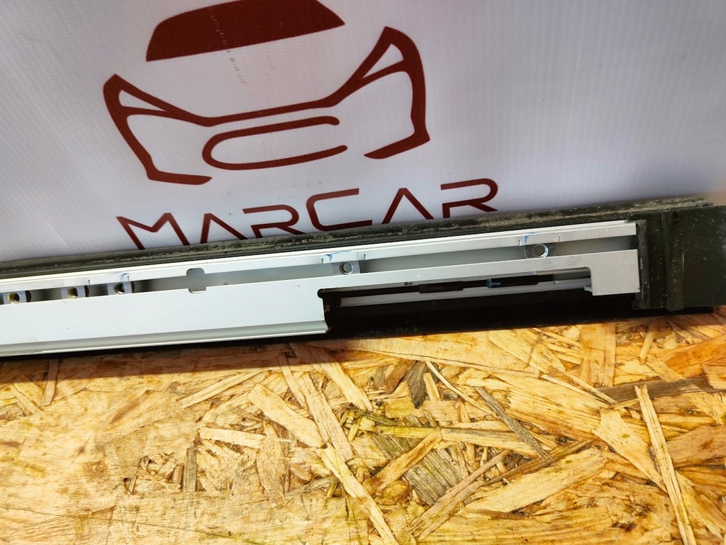 фото №5, Напрямна шторка жалюзі багажника кузов права ford ranger 2022- n1wb-e28572-a