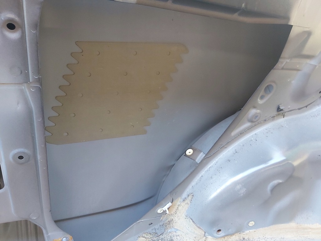 фото №8, Toyota yaris i крыло правый задняя порог четверть правая 3d