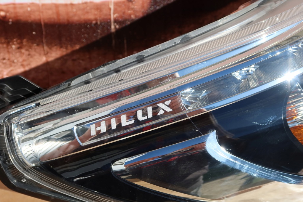 фото №16, Toyota hilux full led 16-21 права лампа лампи