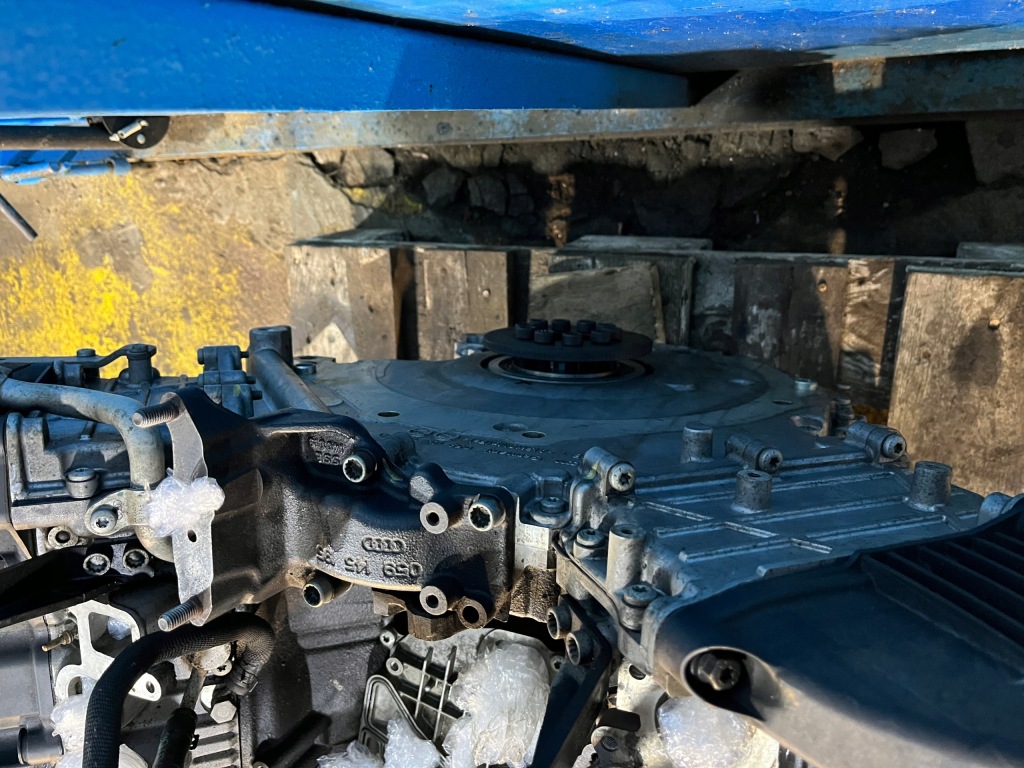 Двигун стійку  audi a6 c7 cdu 3.0 tdi 245 km Недорого