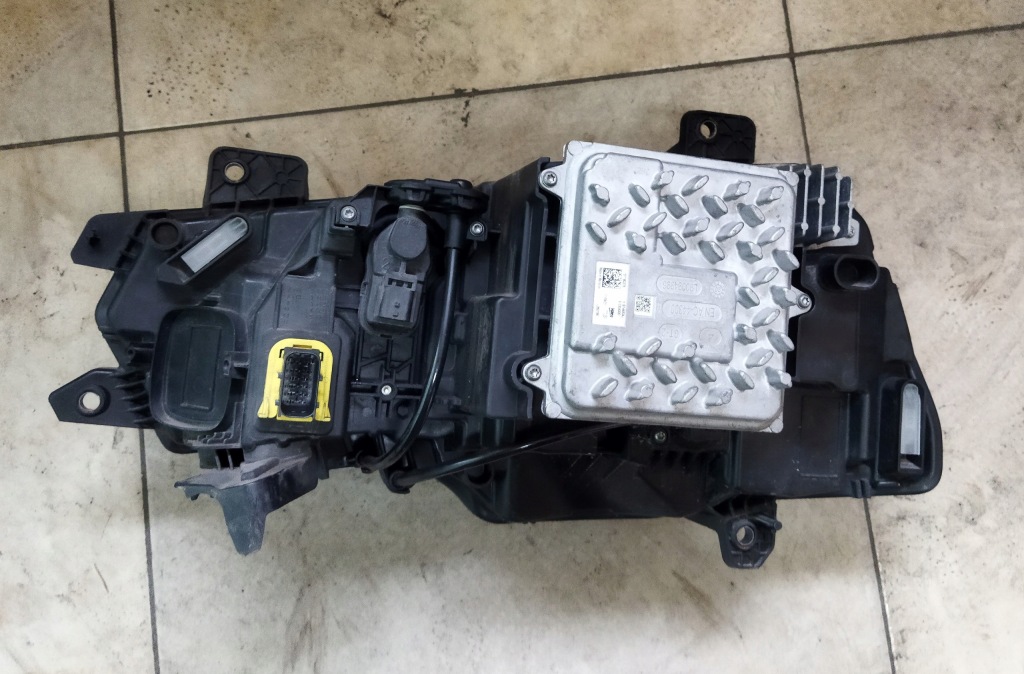Лампа фара ліва права daf xf xg 106 full led в Україні