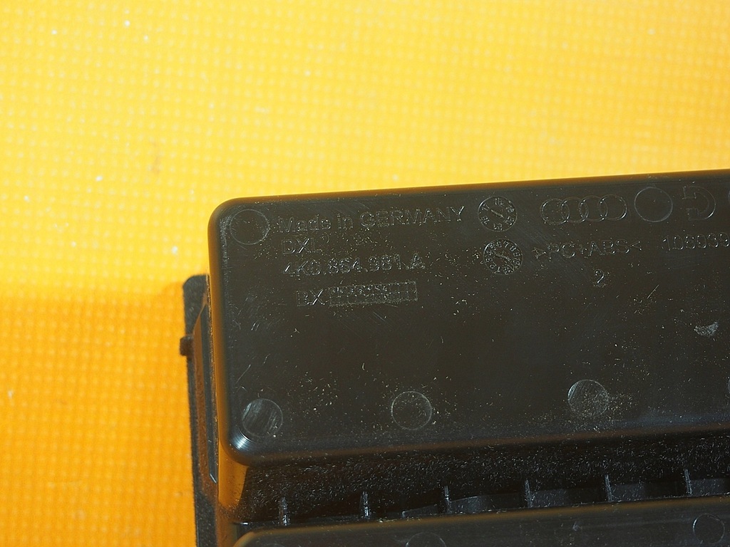 фото №13, Audi a6 4k зарядний пристрій індукційна бардачок 4k0035502b